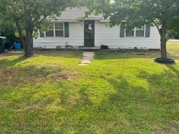 611 S 1st Ave, Madill, OK 73446