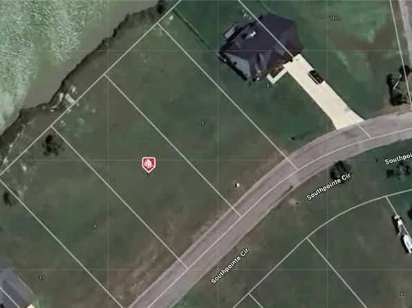 7 Southpointe Cir, Rockport, TX 78382