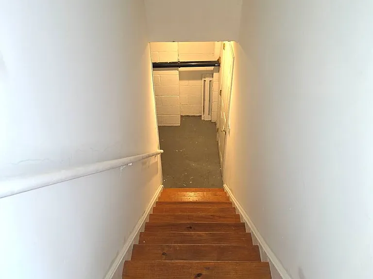 204 Barclay Ct — Photo 27