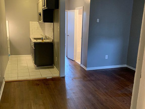 2nd image of 1225 Belmont Ave APT 2