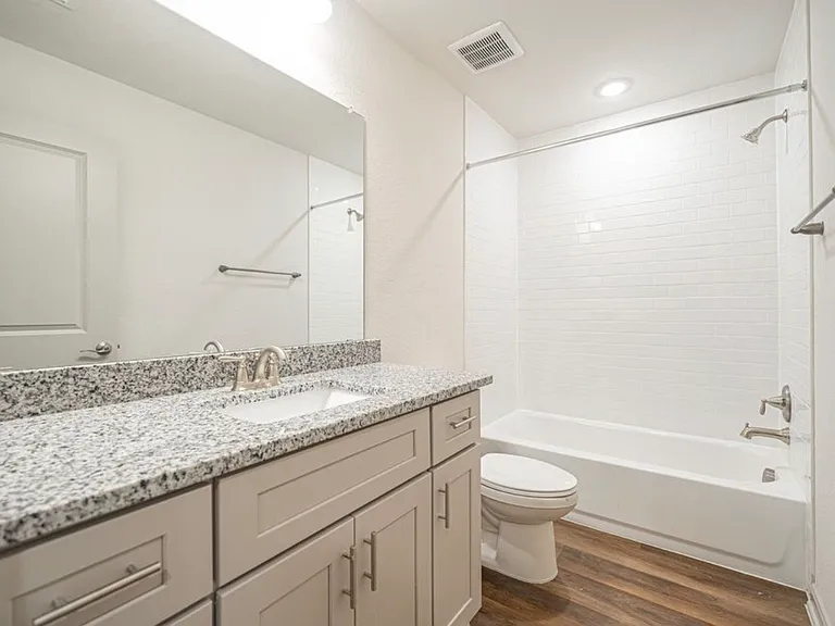 7608 Magnolia Vlg #102 — Photo 7