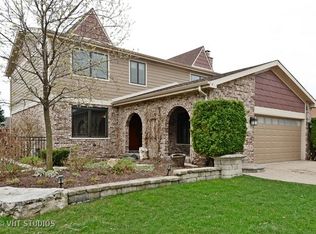 384 Pearson Cir, Naperville, IL 60563