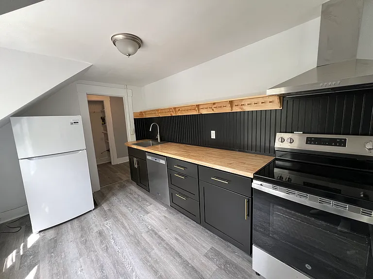 3 Keeble St #B — Photo 4