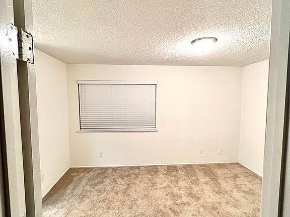 5th image of 4133 Brookfield Dr