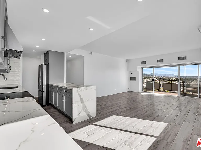 1155 N La Cienega Blvd #1106 — Photo 12