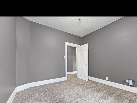 4th image of 546 N Eastern Ave #D