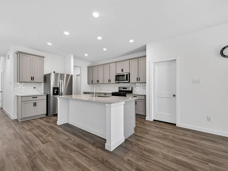 3914 Windy Whisper Dr — Photo 2