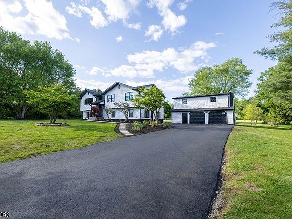 2nd image of 121 Fairview Dr