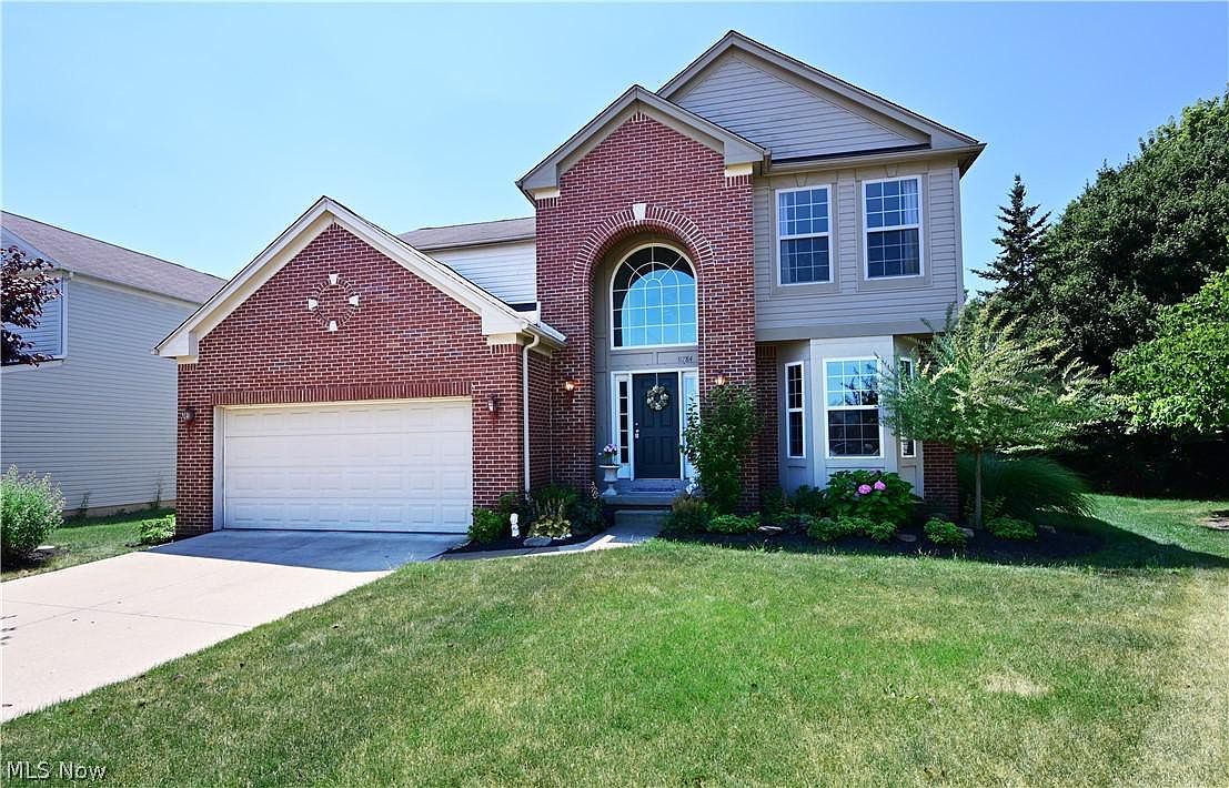 9784 Nicole Ln, Olmsted Twp, OH 44138 Zillow