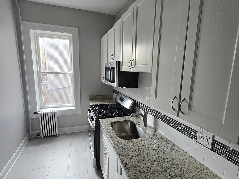 284 3rd St #AD — Photo 4