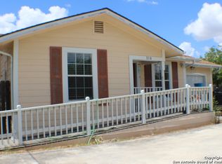 216 S King St, Seguin, TX 78155