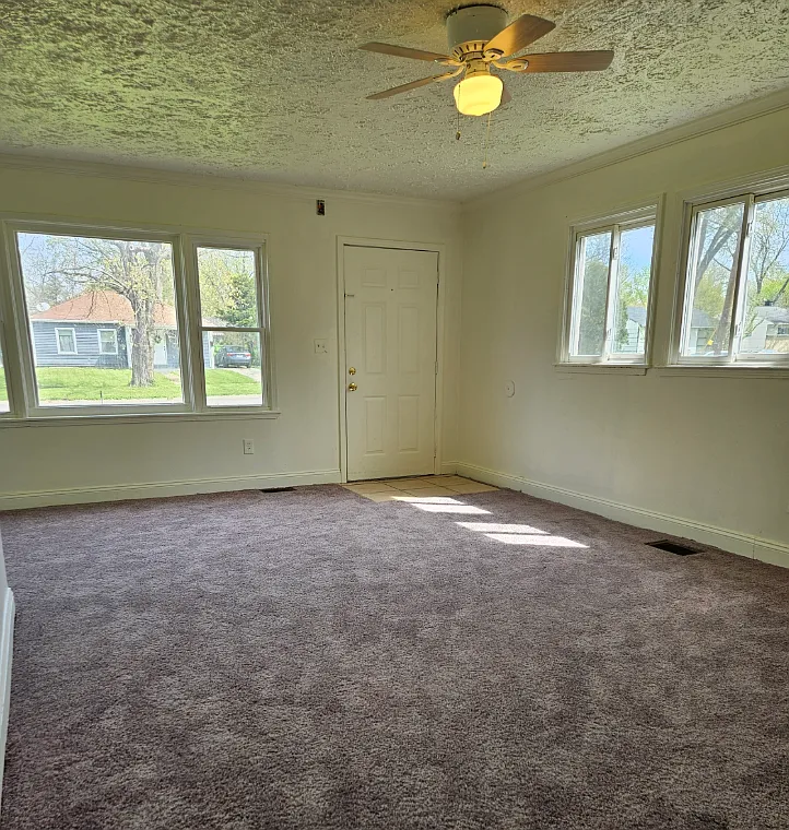 2 bed, 792 sqft, $875 — Photo 2