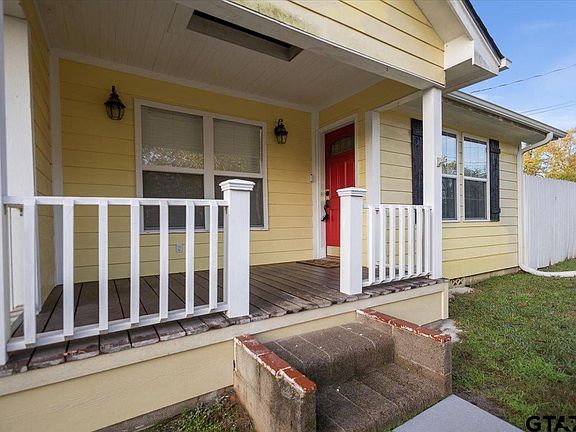 4th image of 1402 Lawndale Ave