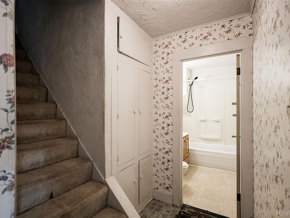 23122 Reynolds Ave, photo 17