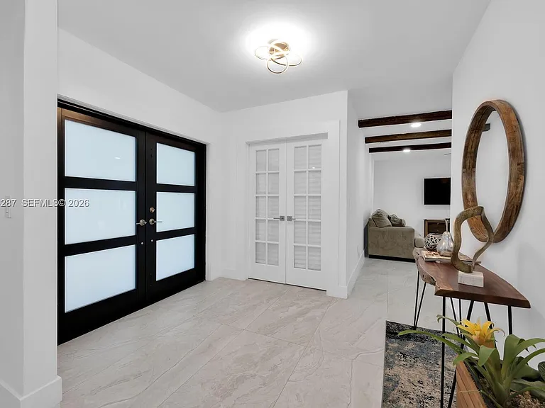 6860 SW 99th Ter — Photo 3