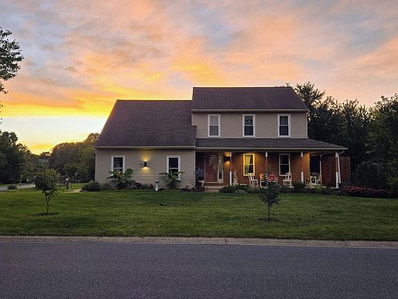 2nd image of 243 Kingsbridge Dr