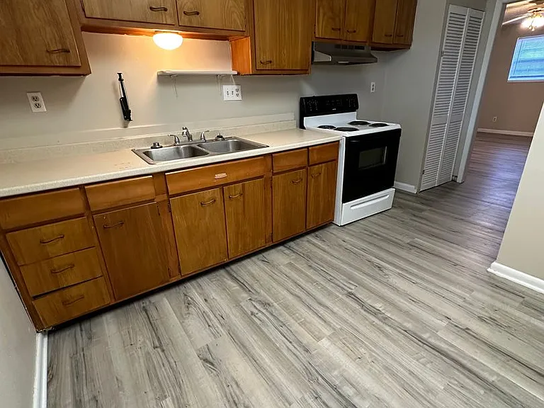 801 S Maguire St — Photo 13