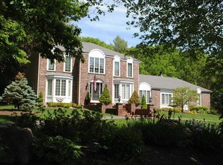 15 Pleasant Heights Dr, North Easton, MA 02356