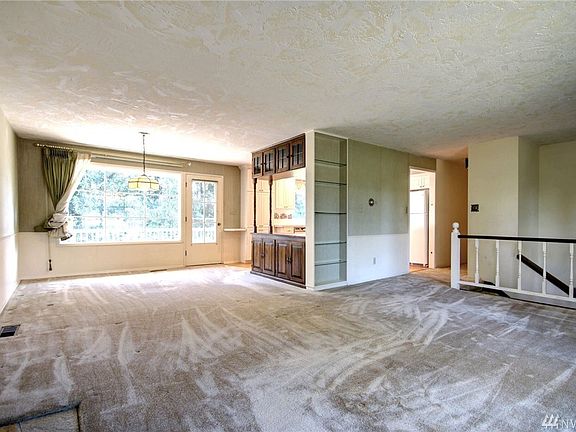 5th image of 16636 Country Club Dr