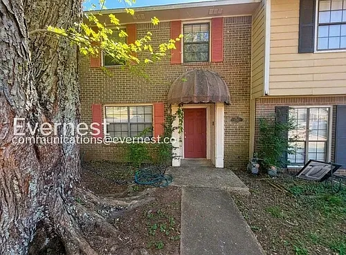 2543 Hampstead Dr Photo 1