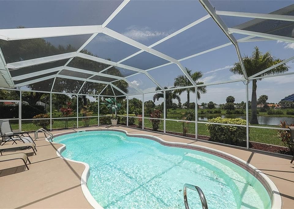 1st image of 576 Rotonda Cir
