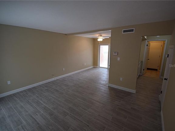 5th image of 947 Castle Way #947
