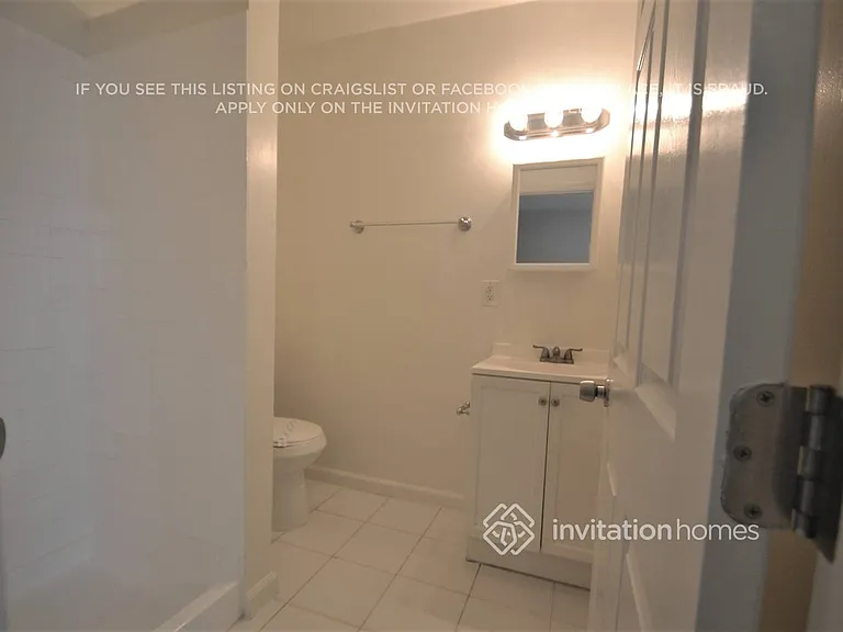 1017 W 73rd St — Photo 15