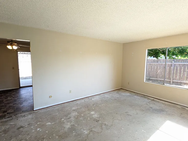 11425 Elbert Way — Photo 3