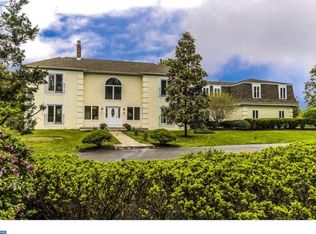 8 Baldwin Hill Pl, Moorestown, NJ 08057