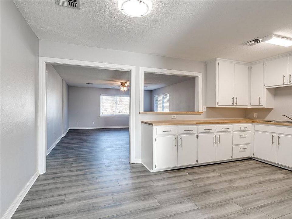 1st image of 4011 SE 11th St