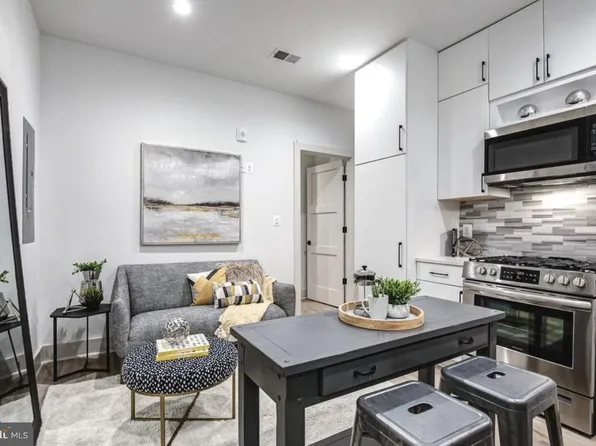 256 15th St SE #3, Washington, DC 20003