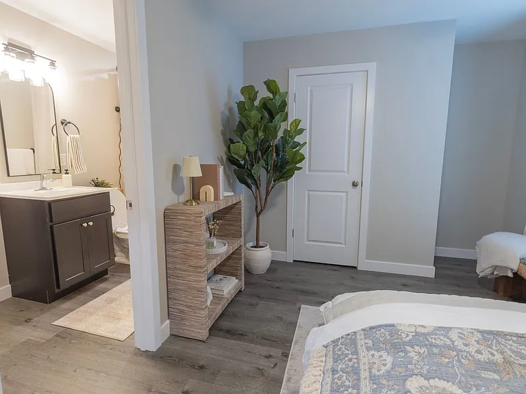 2832 Emery Dr — Photo 44