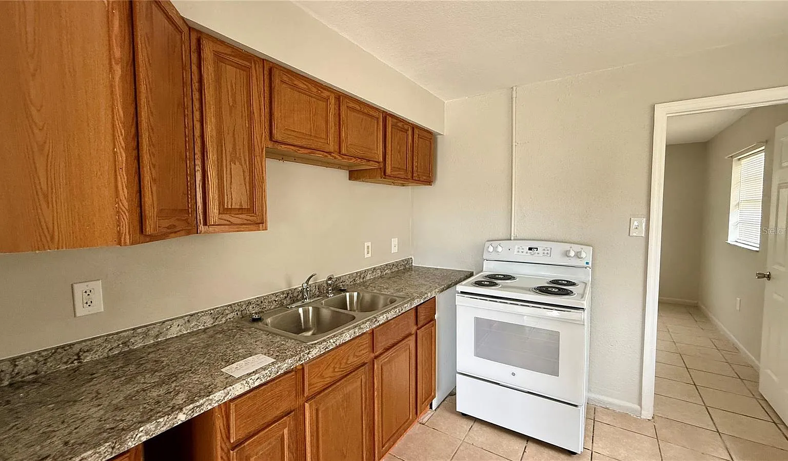 3 bed, 1.0 bath, $999 — Photo 3