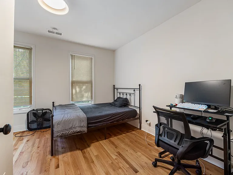 1015 Garnett Pl — Photo 8