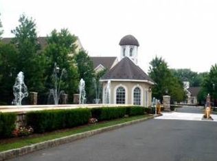 8104 Harcourt Rd #581, Clifton, NJ 07013