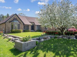 13540 Canterbury Ct, Plymouth, MI 48170