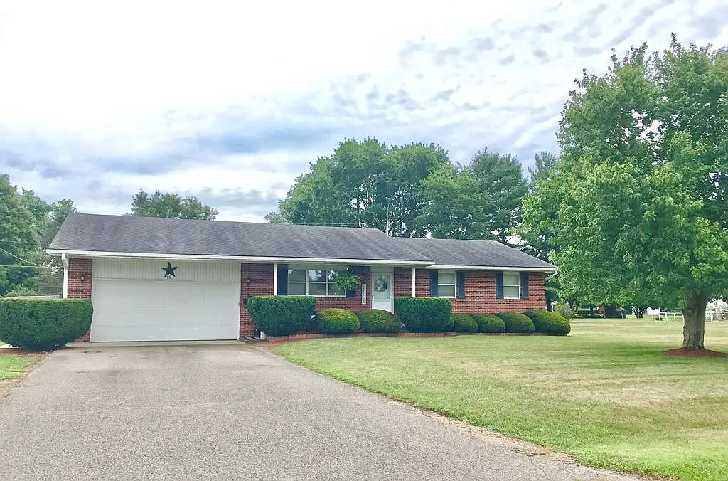 72 Westview Dr photo 1