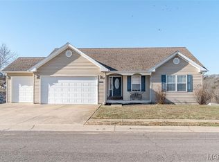 805 Douglas St, New Haven, MO 63068