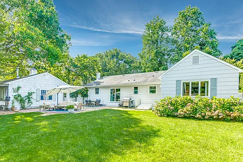 84 Meadow Way Photo 1
