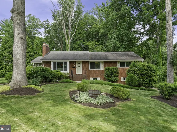 1501 Anderson Ct, Alexandria, VA 22312