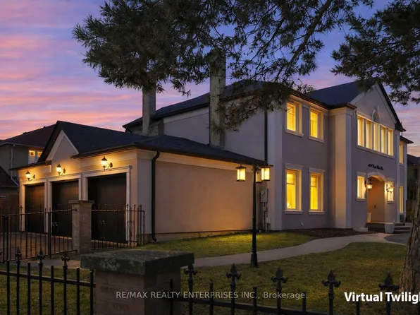 4508 Credit Pointe Dr, Mississauga, ON L5M 3M3