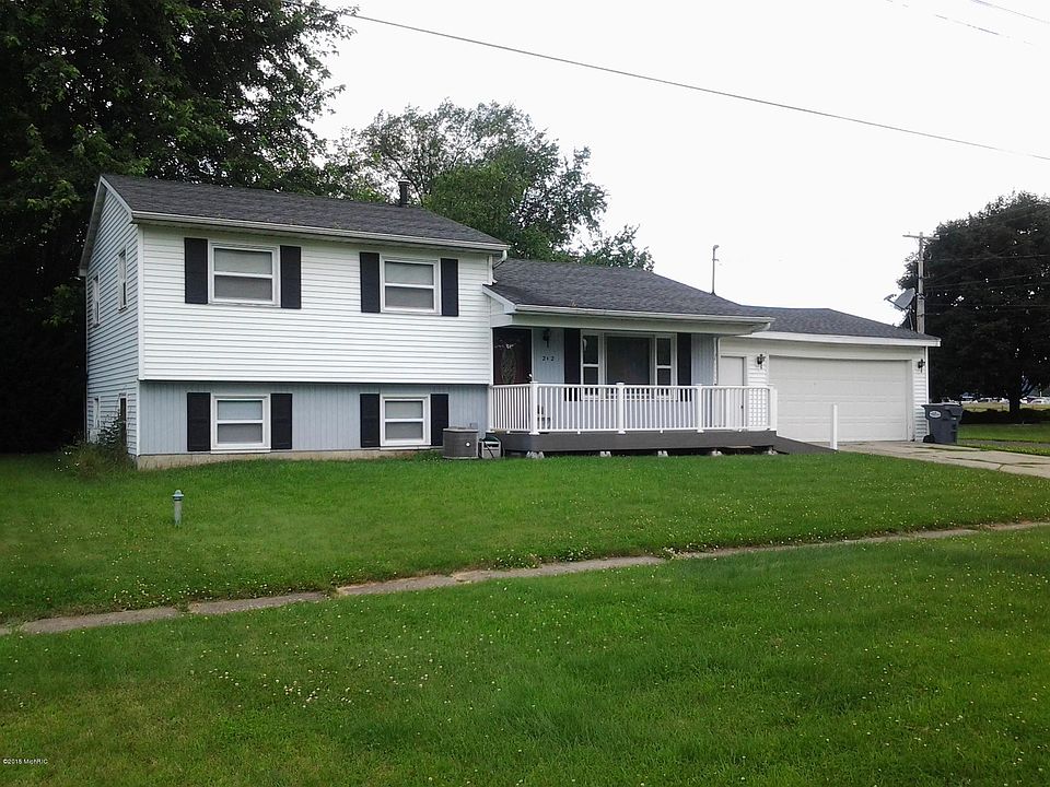 1st image of 212 Woodlark Dr
