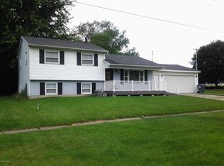 212 Woodlark Dr, Galesburg, MI 49053