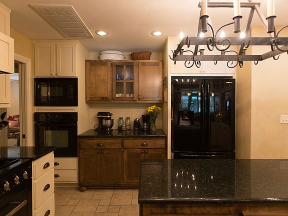 5th image of 3312 N Drexel Ave