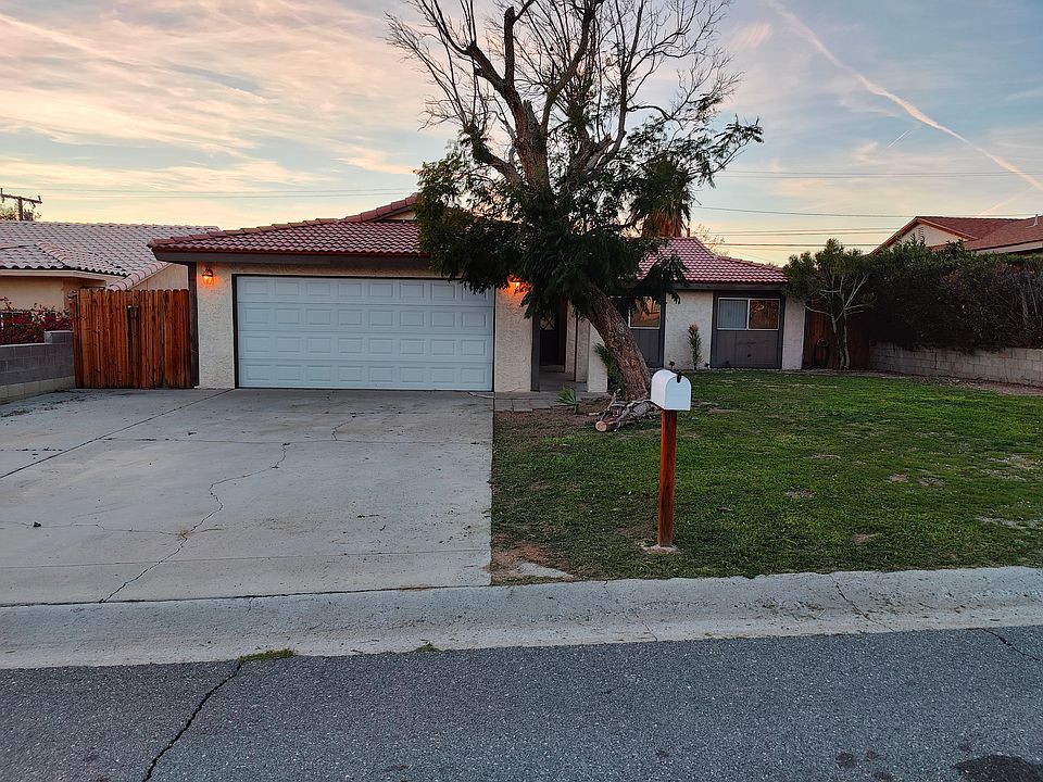 1st image of 13553 Avenida La Vis