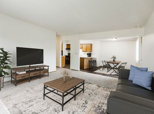 Chandler 1802, Grand Forks, ND 58201