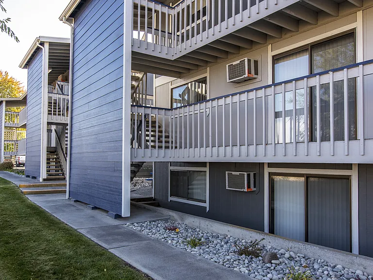 The Lakes Apartments — Photo 24
