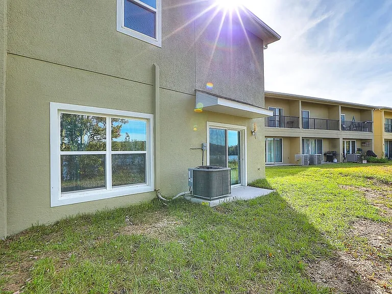 468 Lake Shore Pkwy — Photo 32