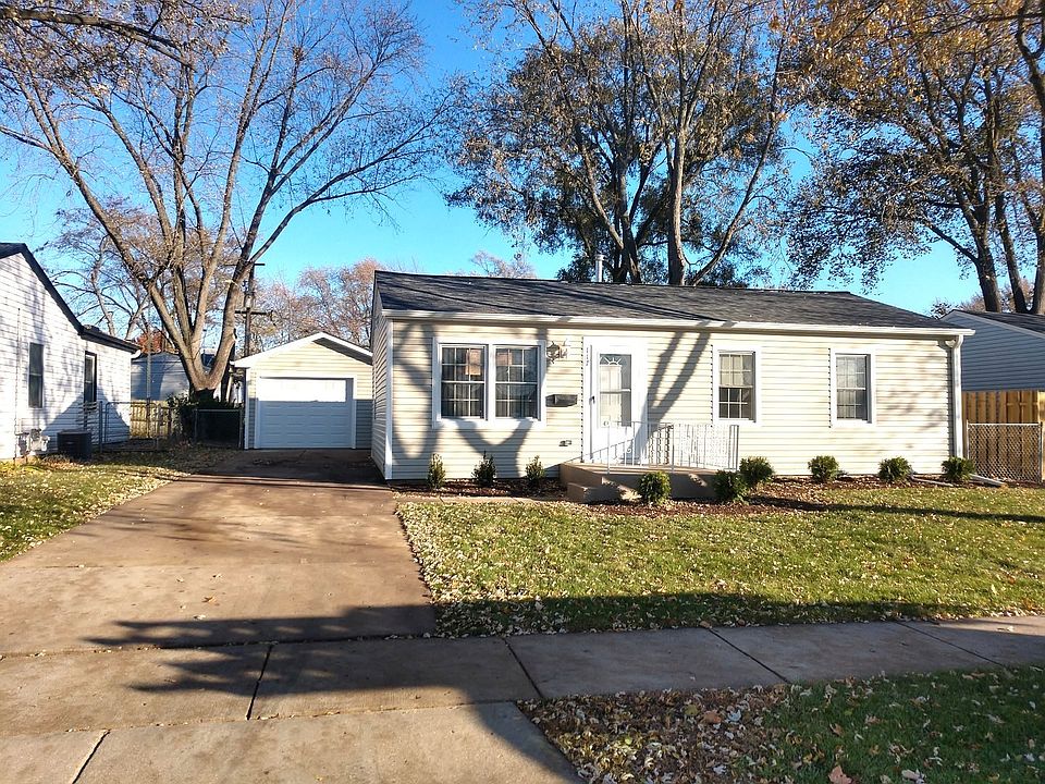 1st image of 117 E Streamwood Blvd