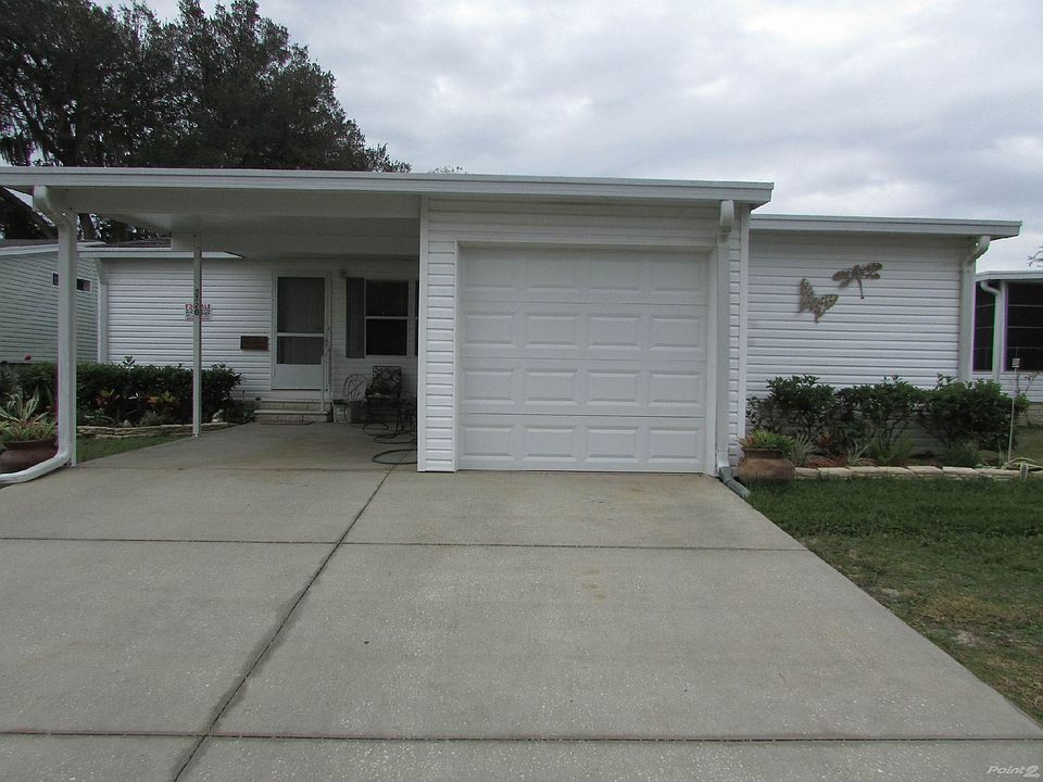 FRONT LARGE GARAGE